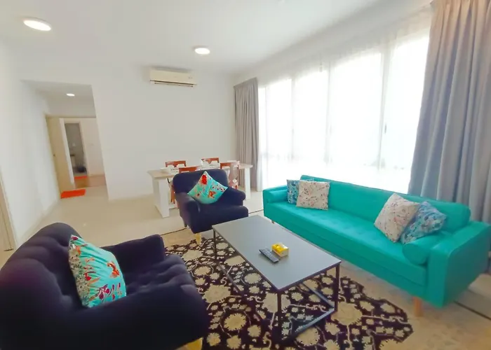 Afiniti, 2 Min Walk To Legoland And Gleneagles Hospital By Hint Homestay