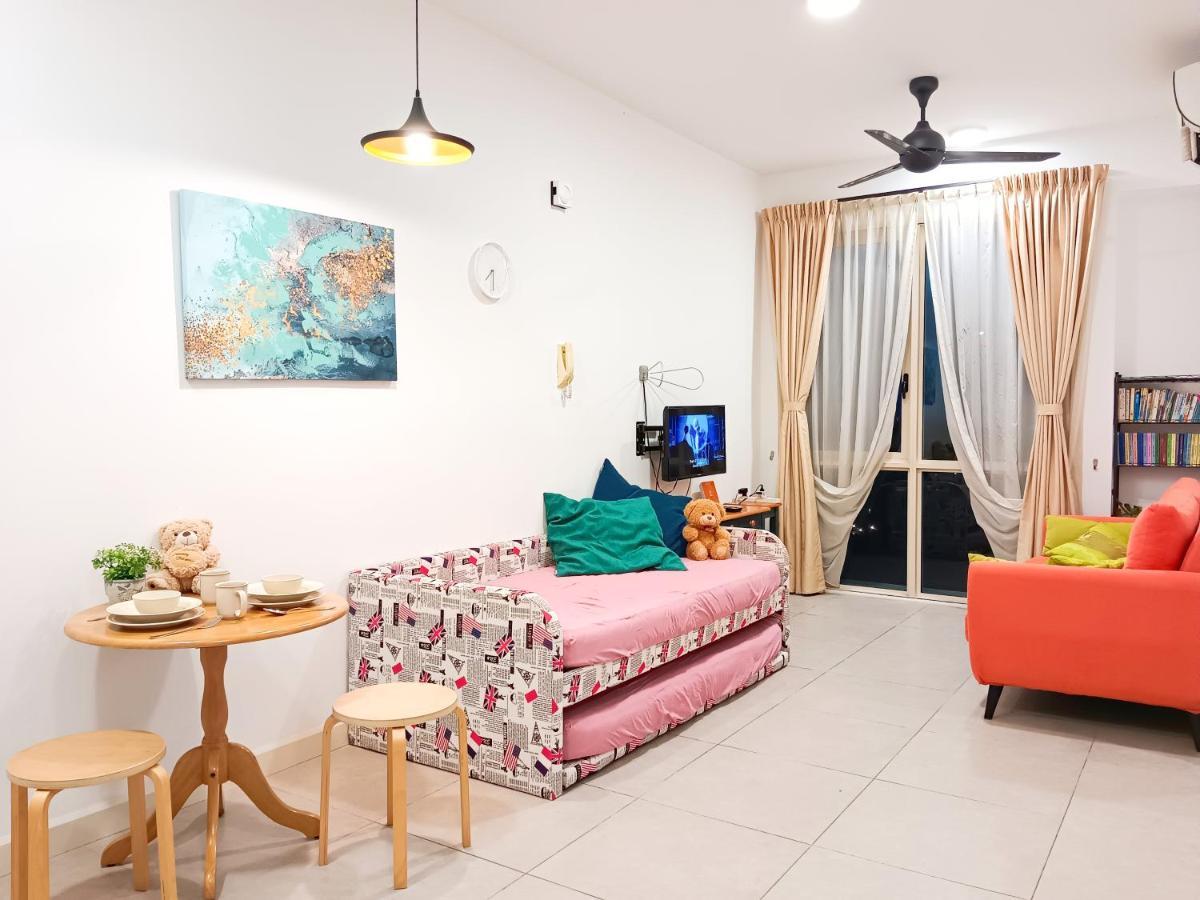 Apartment Afiniti, 2 Min Walk To Legoland And Gleneagles Hospital By Hint *