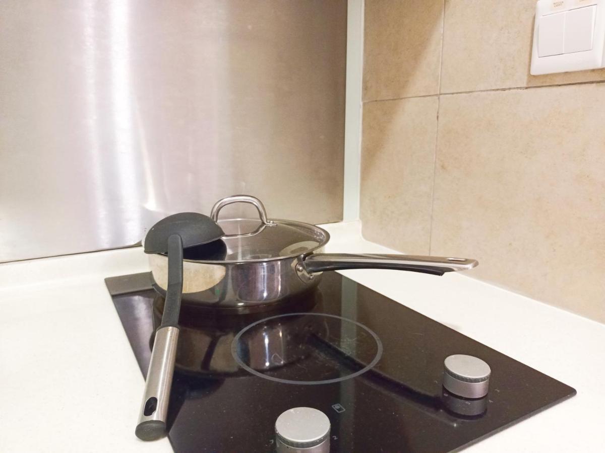 Apartment Afiniti, 2 Min Walk To Legoland And Gleneagles Hospital By Hint *
