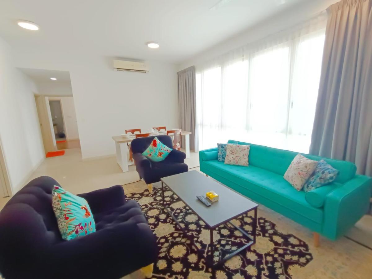 Apartment Afiniti, 2 Min Walk To Legoland And Gleneagles Hospital By Hint