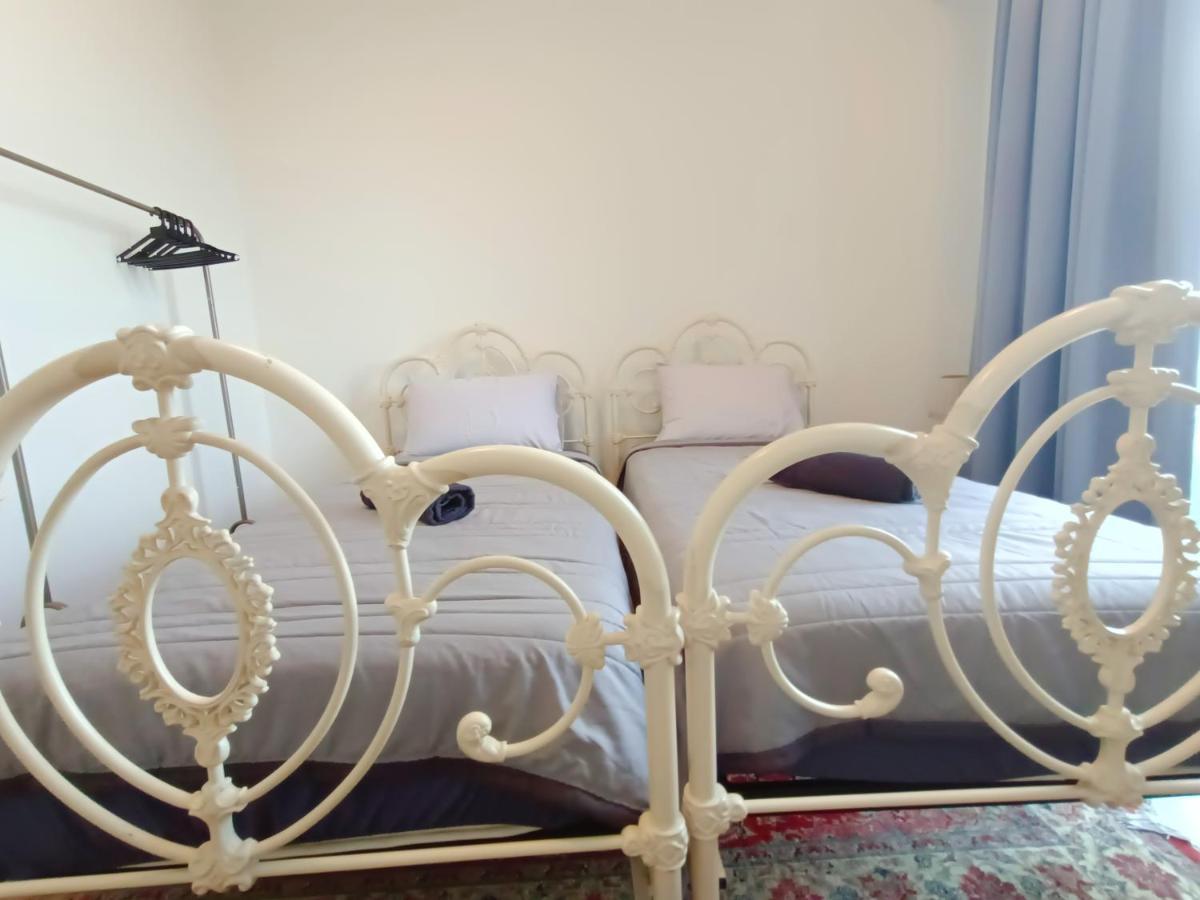 Apartment Afiniti, 2 Min Walk To Legoland And Gleneagles Hospital By Hint