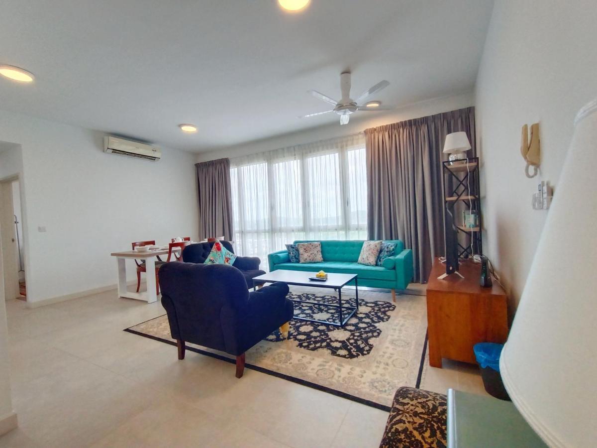 Apartment Afiniti, 2 Min Walk To Legoland And Gleneagles Hospital By Hint *